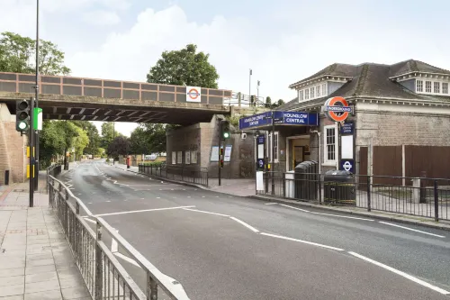Ramada by Wyndham Hounslow - Heathrow East Near Hotel Photos